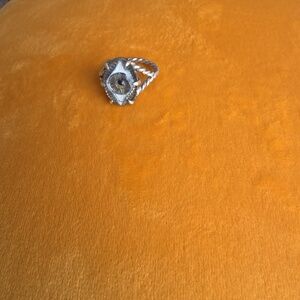 Sterling Silver 925 Floral Ring with Green Center